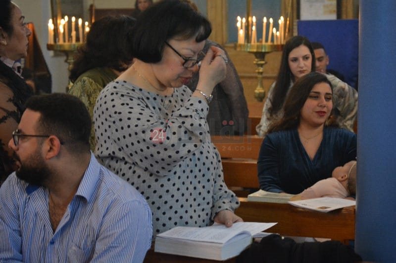 أقباط بورسعيد يؤدون صلاة قداس عيد القيامة المجيد 