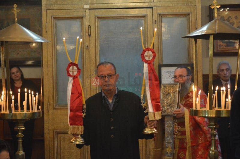 أقباط بورسعيد يؤدون صلاة قداس عيد القيامة المجيد 