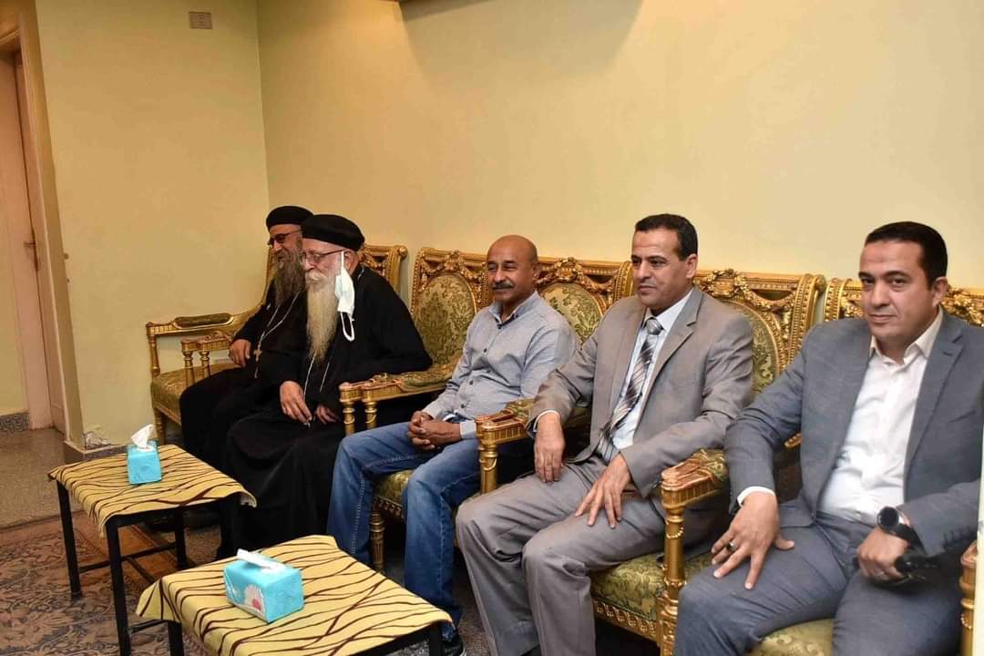 محافظ الأقصر يزور الكنائس للتهنئة بعيد القيامة