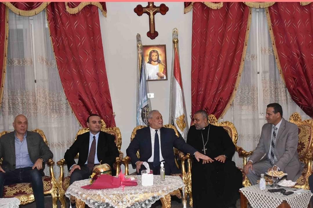 محافظ الأقصر يزور الكنائس للتهنئة بعيد القيامة