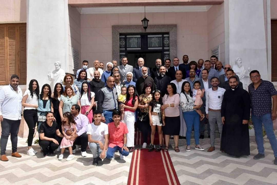 محافظ الأقصر يزور الكنائس للتهنئة بعيد القيامة