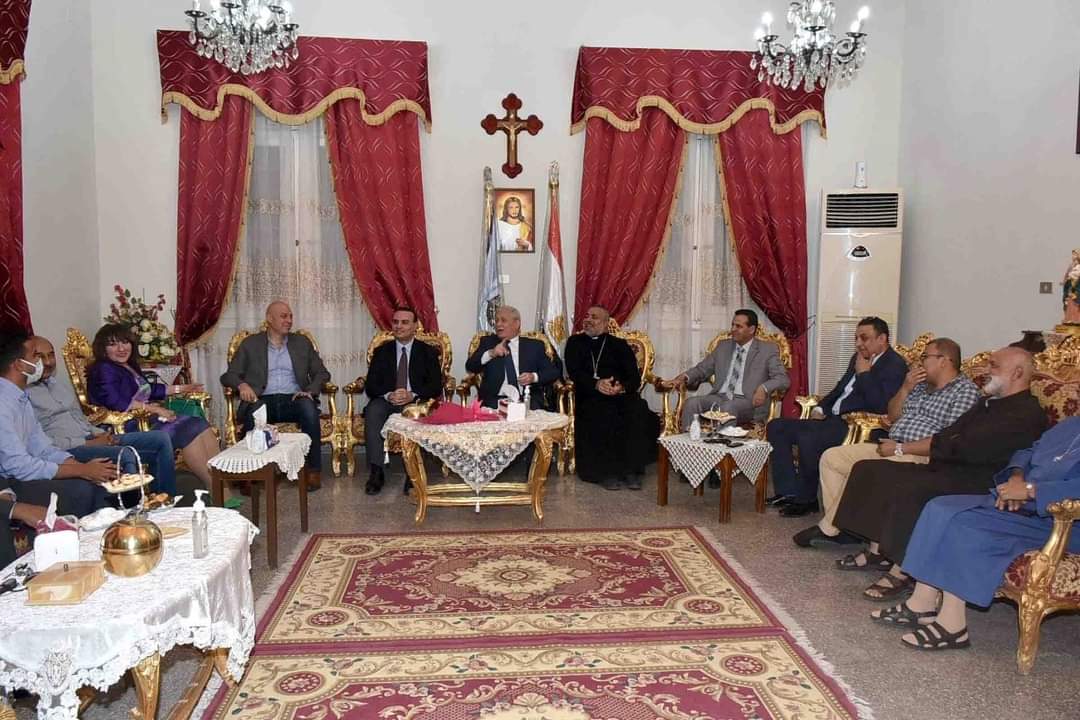 محافظ الأقصر يزور الكنائس للتهنئة بعيد القيامة