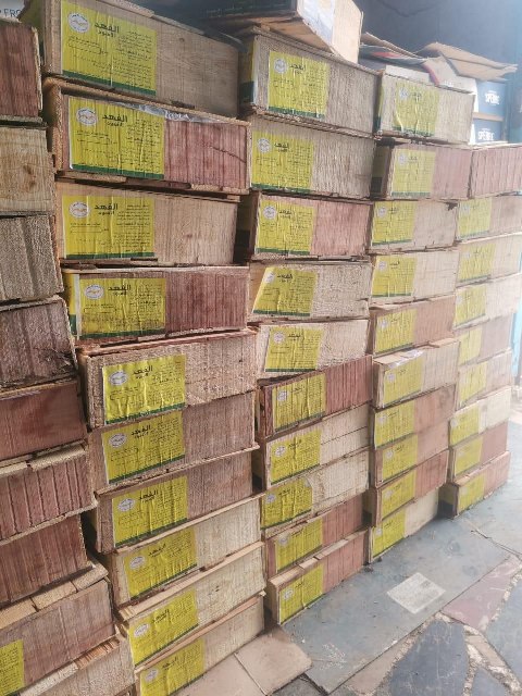 صناديق رنجة مجهولة المصدر