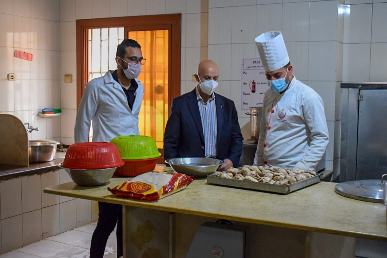 جولة وكيل وزارة الصحة للمركز الطبي والمستشفى المركزي في الحسينية 04