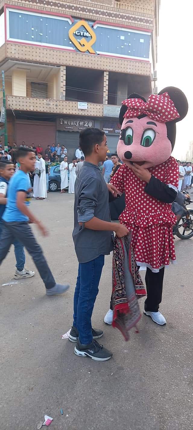 ميكي ماوس بشوارع أسيوط- تصوير إيمان سمير 
