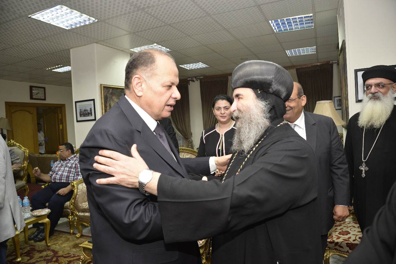 قيادات الكنائس بأسيوط يهنئون المحافظ بعيد الفطر 