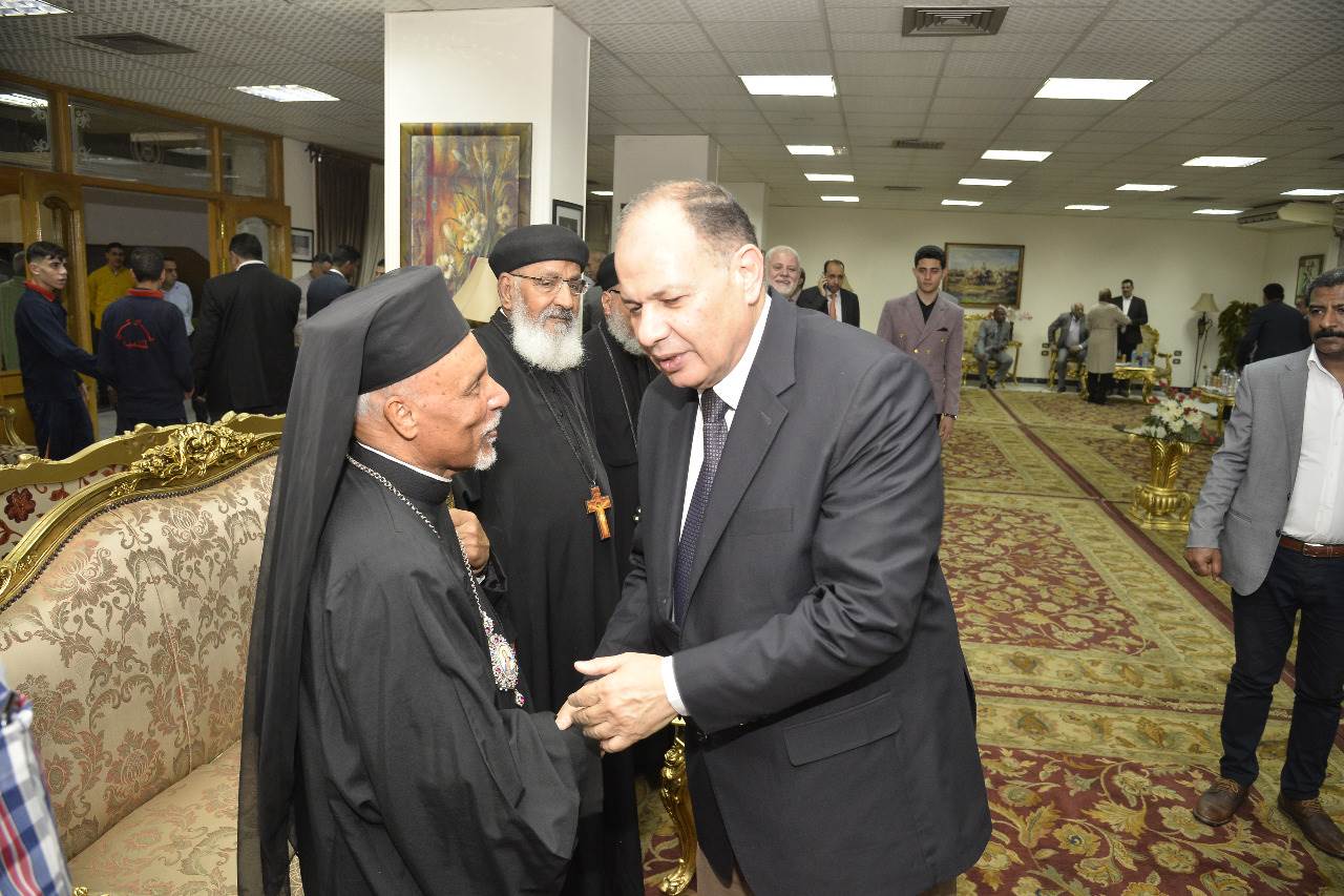 قيادات الكنائس بأسيوط يهنئون المحافظ بعيد الفطر 