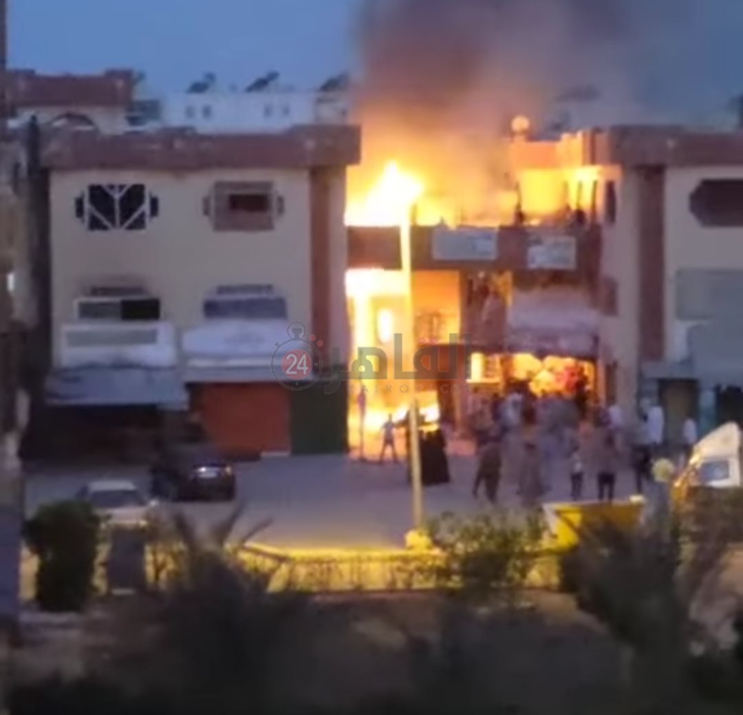 حريق في مركز تجاري بالعاشر من رمضان 4