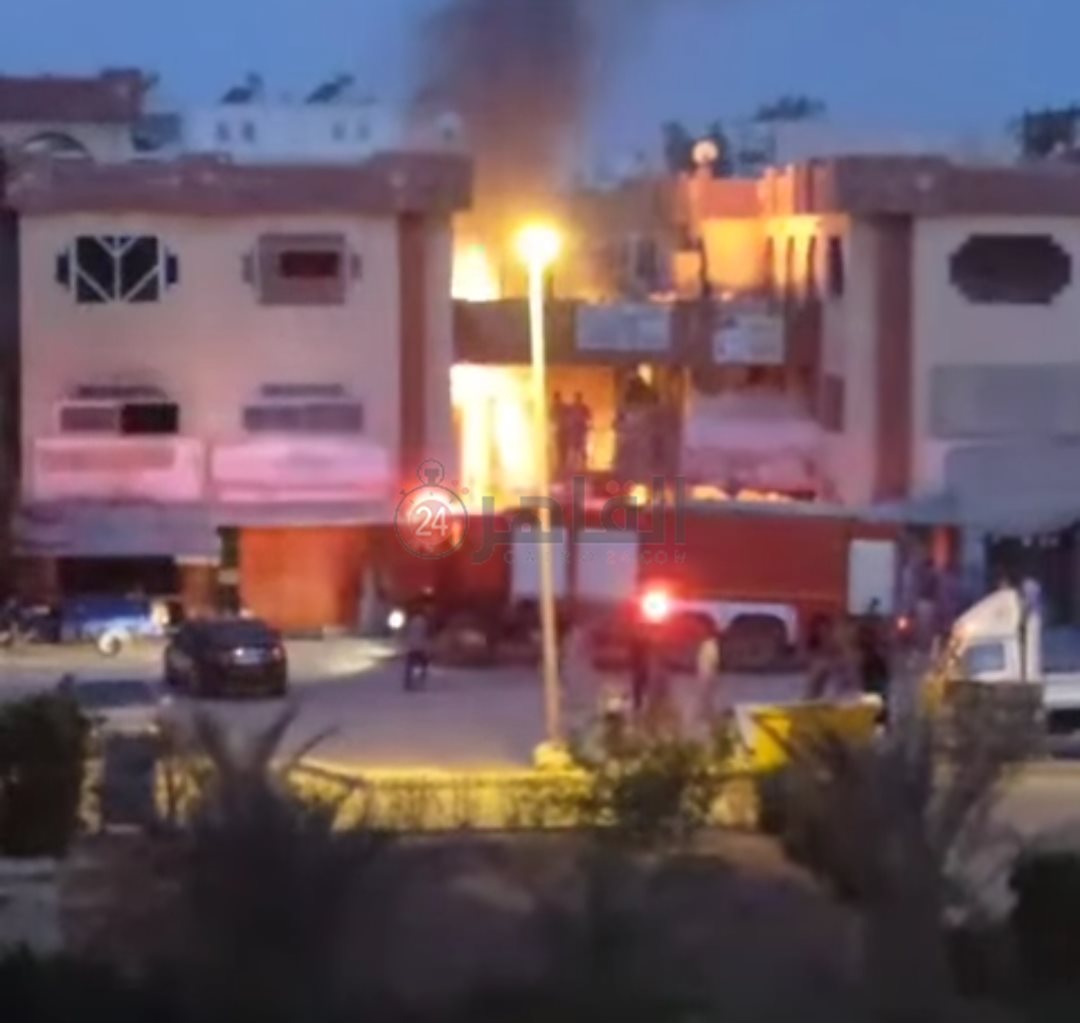 حريق في مركز تجاري بالعاشر من رمضان 1