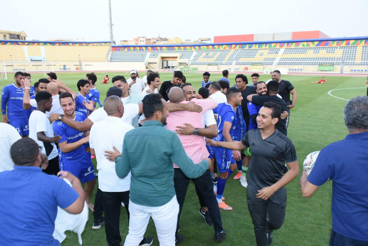 احتفال أسوان بالصعود إلى الممتاز (2)