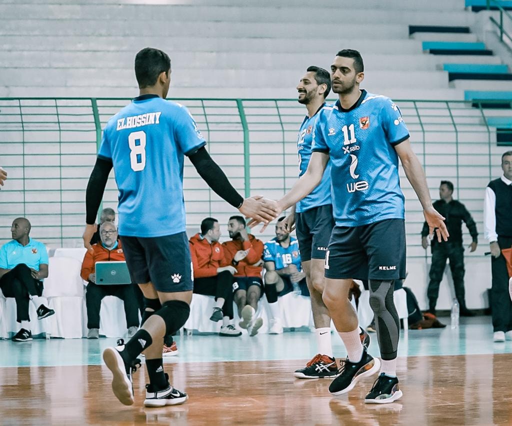 طائرة الأهلي (7)