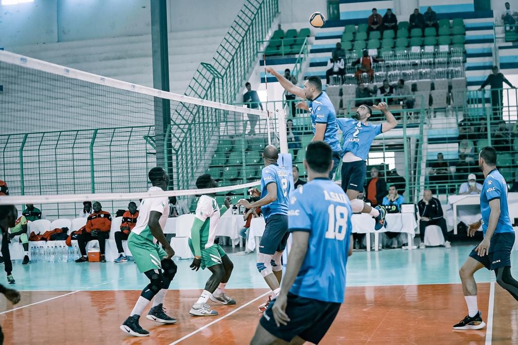 طائرة الأهلي (8)