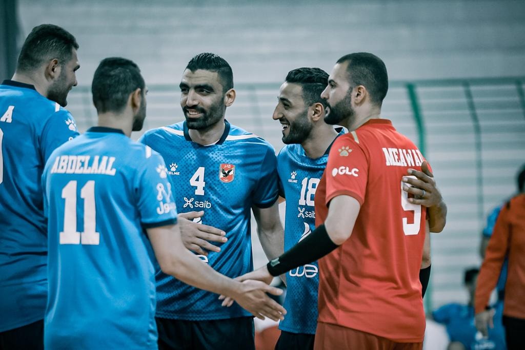 طائرة الأهلي (9)