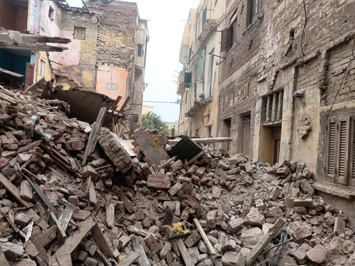 انهيار 3 عقارات خالية من السكان غرب الإسكندرية 