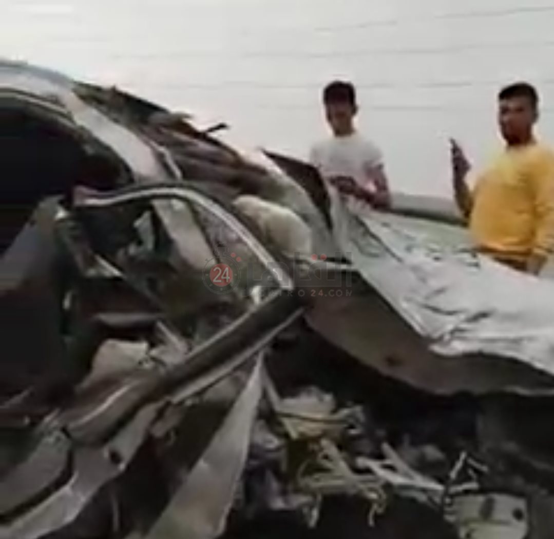 حادث علي طريق بورسعيد دمياط 1