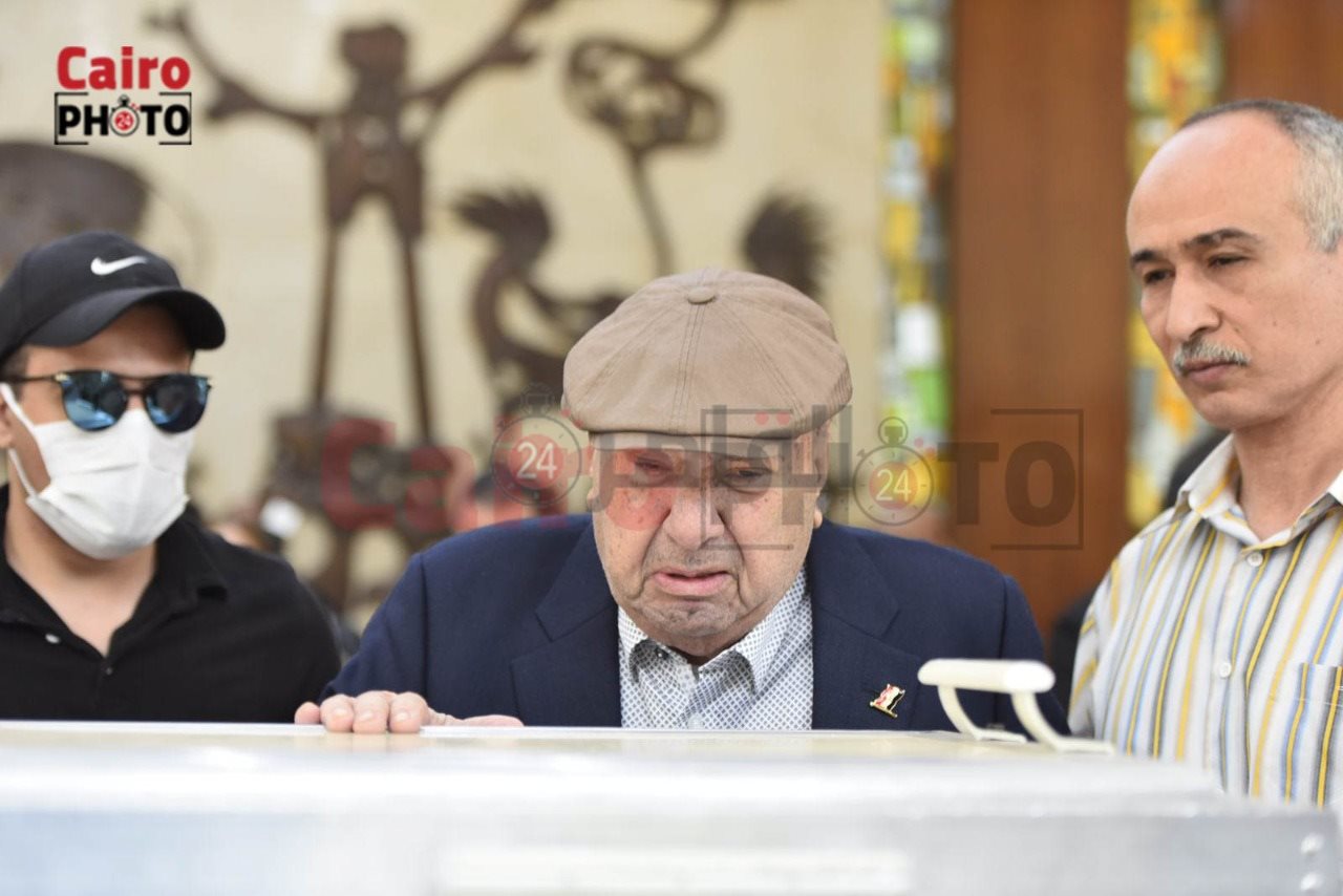  نقل جثمان الراحل صلاح منتصر من جريدة الأهرام