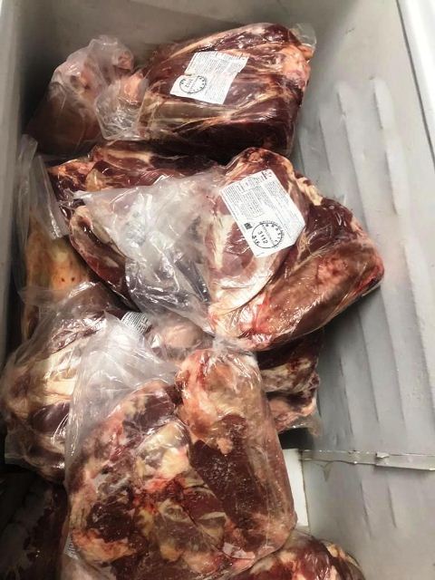 لحوم مجمدة مجهولة المصدر