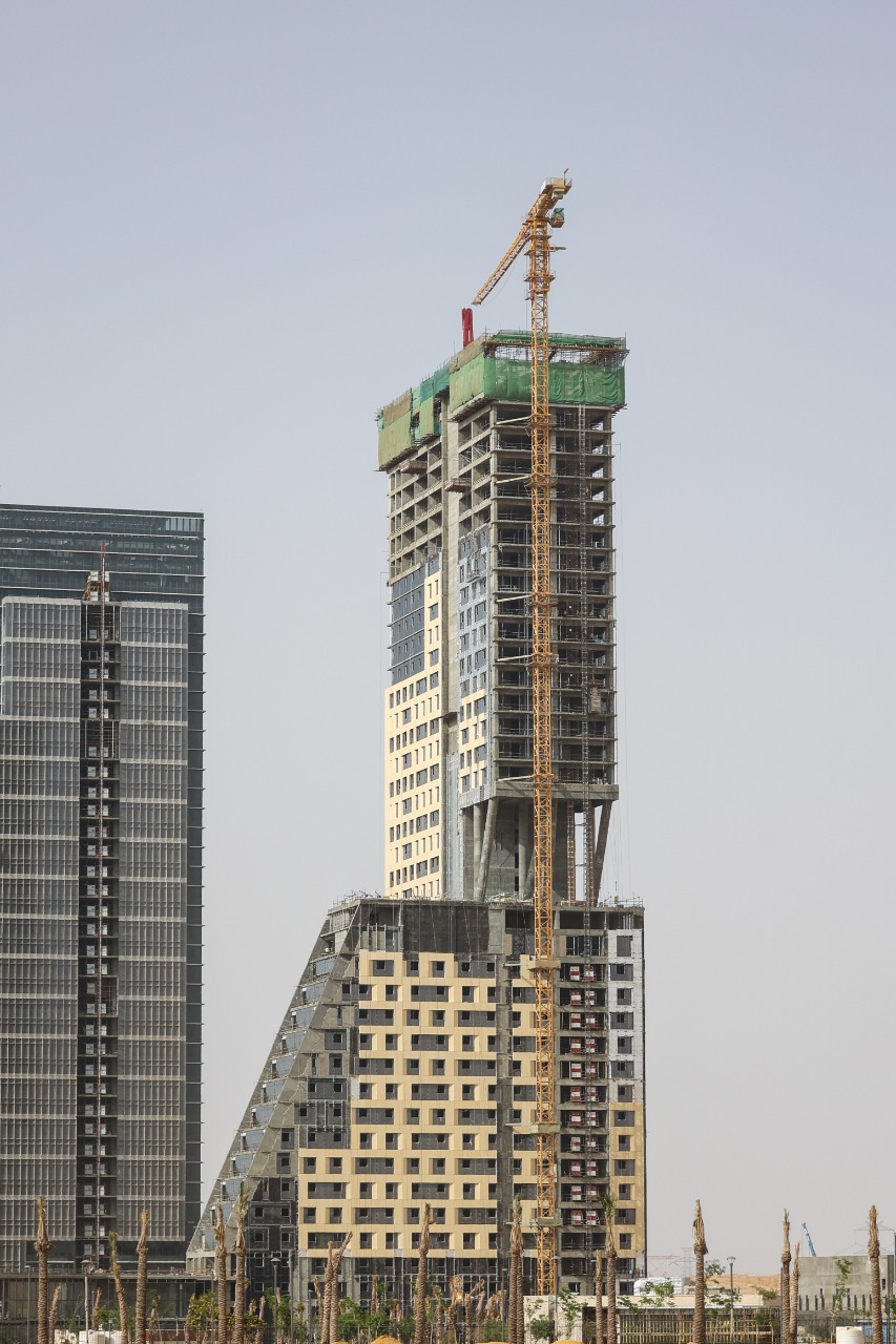 160F59A0-D87E-4BA0-9122-85716857E181