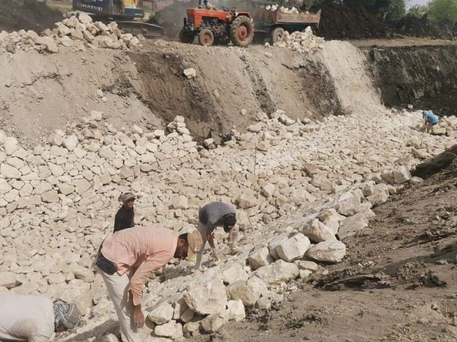 أعمال تأهيل ترعة الصبابة بالشرقية 02