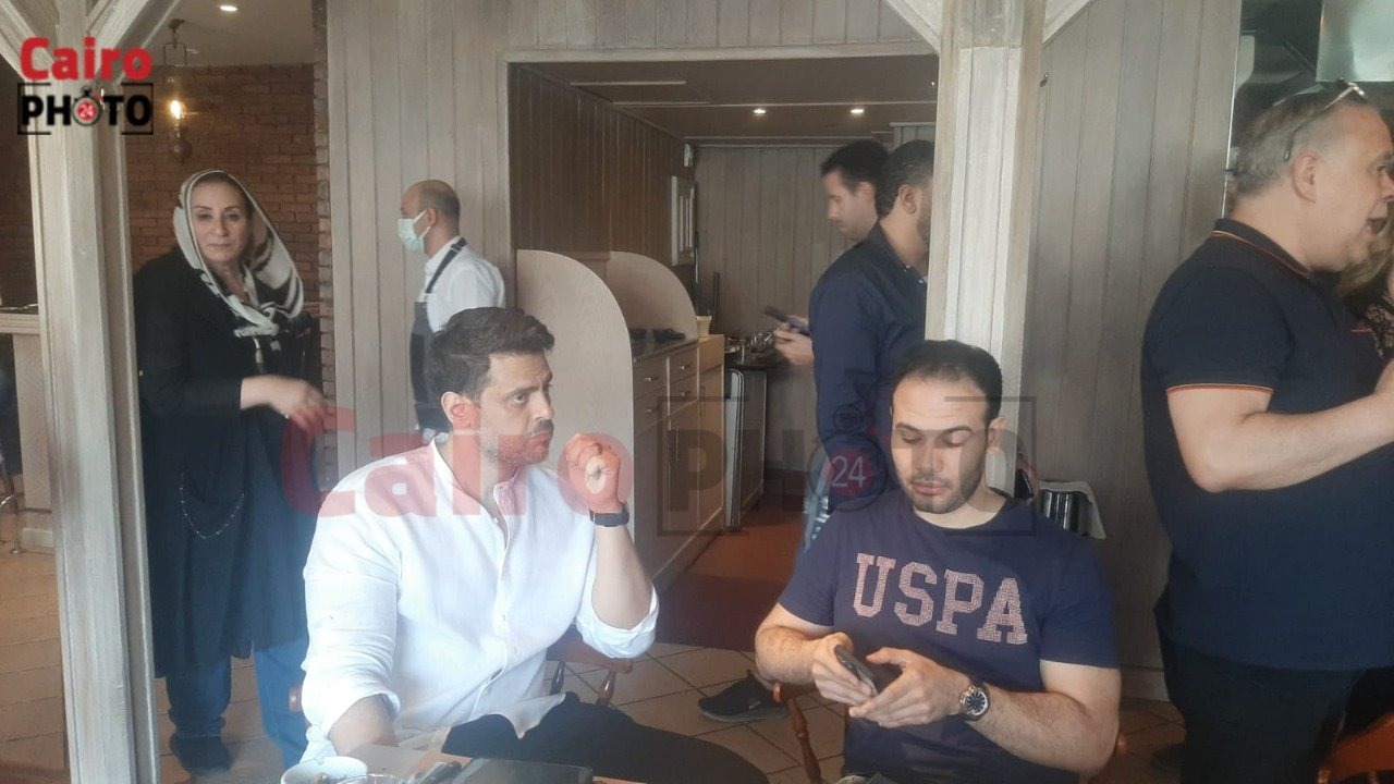 توافد النجوم لإلقاء نظرة الوداع على الفنان سمير صبري (1)