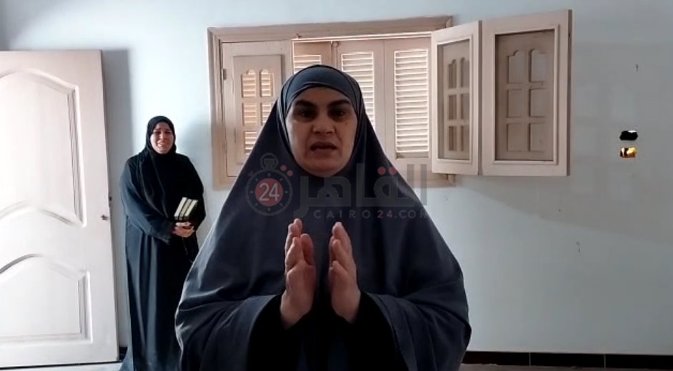 والدة المجني عليه اثناء حديثها لـ القاهرة 24
