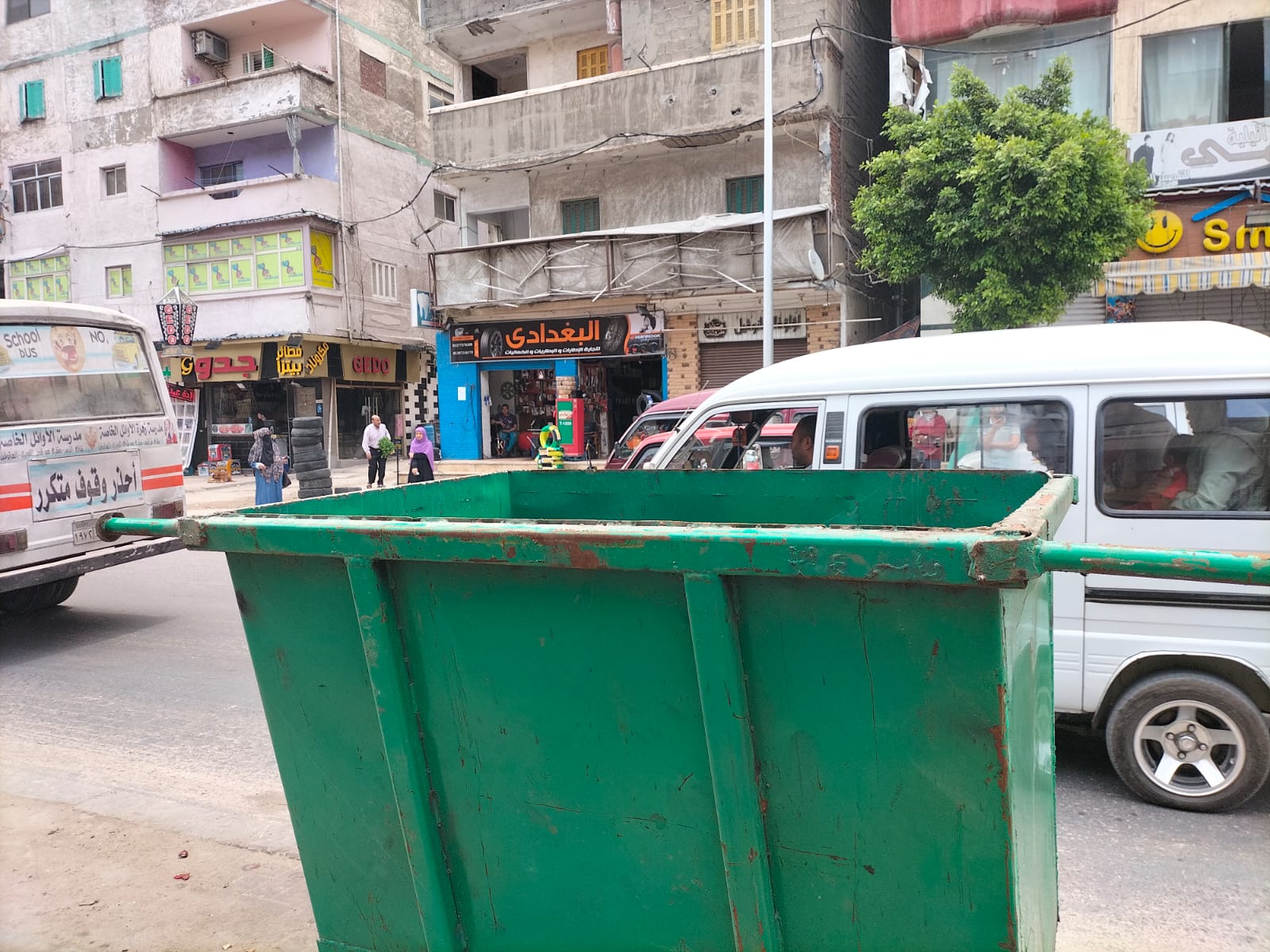 توزيع صناديق القمامة بشوارع الإسكندرية 