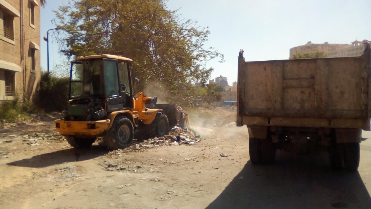 توزيع صناديق القمامة بشوارع الإسكندرية 