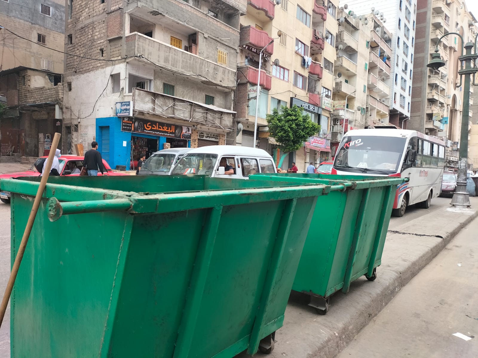 توزيع صناديق القمامة بشوارع الإسكندرية 