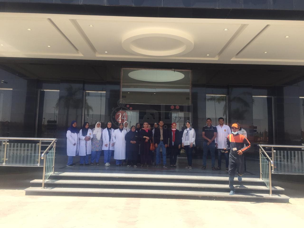 الفرق الطبية والإدارية الموجودة بمستشفى العاشر الجامعي 03