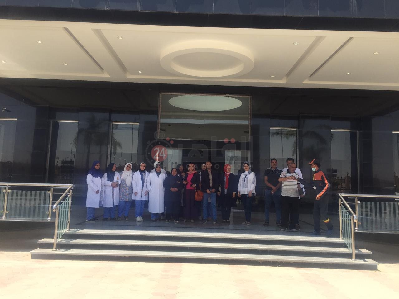 الفرق الطبية والإدارية الموجودة بمستشفى العاشر الجامعي