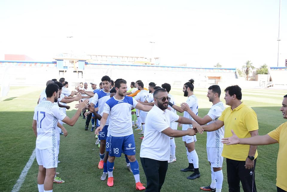 ممر شرفي لفريق أسوان في مباراة الألومنيوم (2)