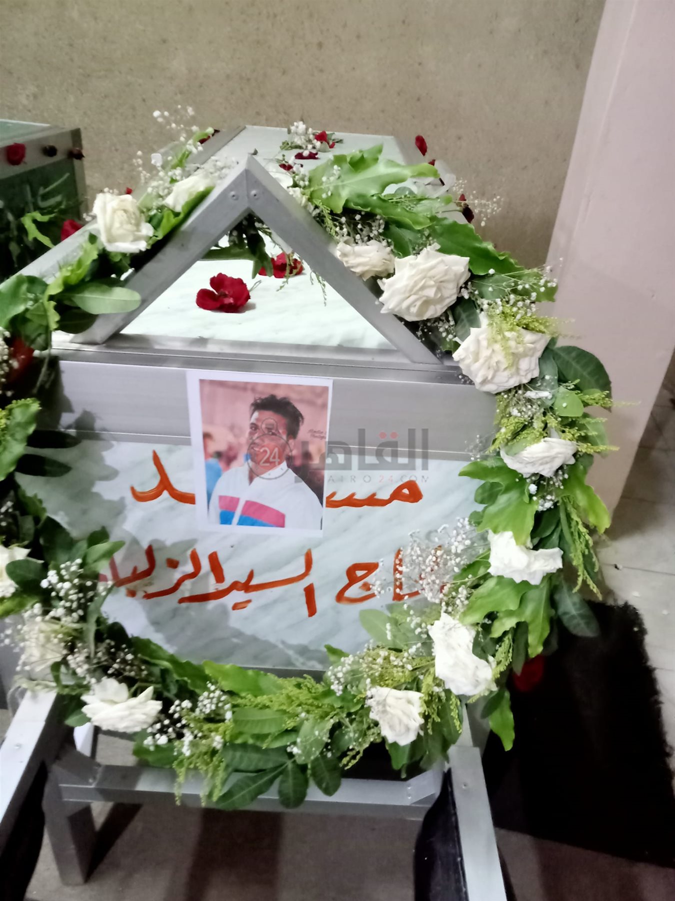 نعش أحد الضحايا 04