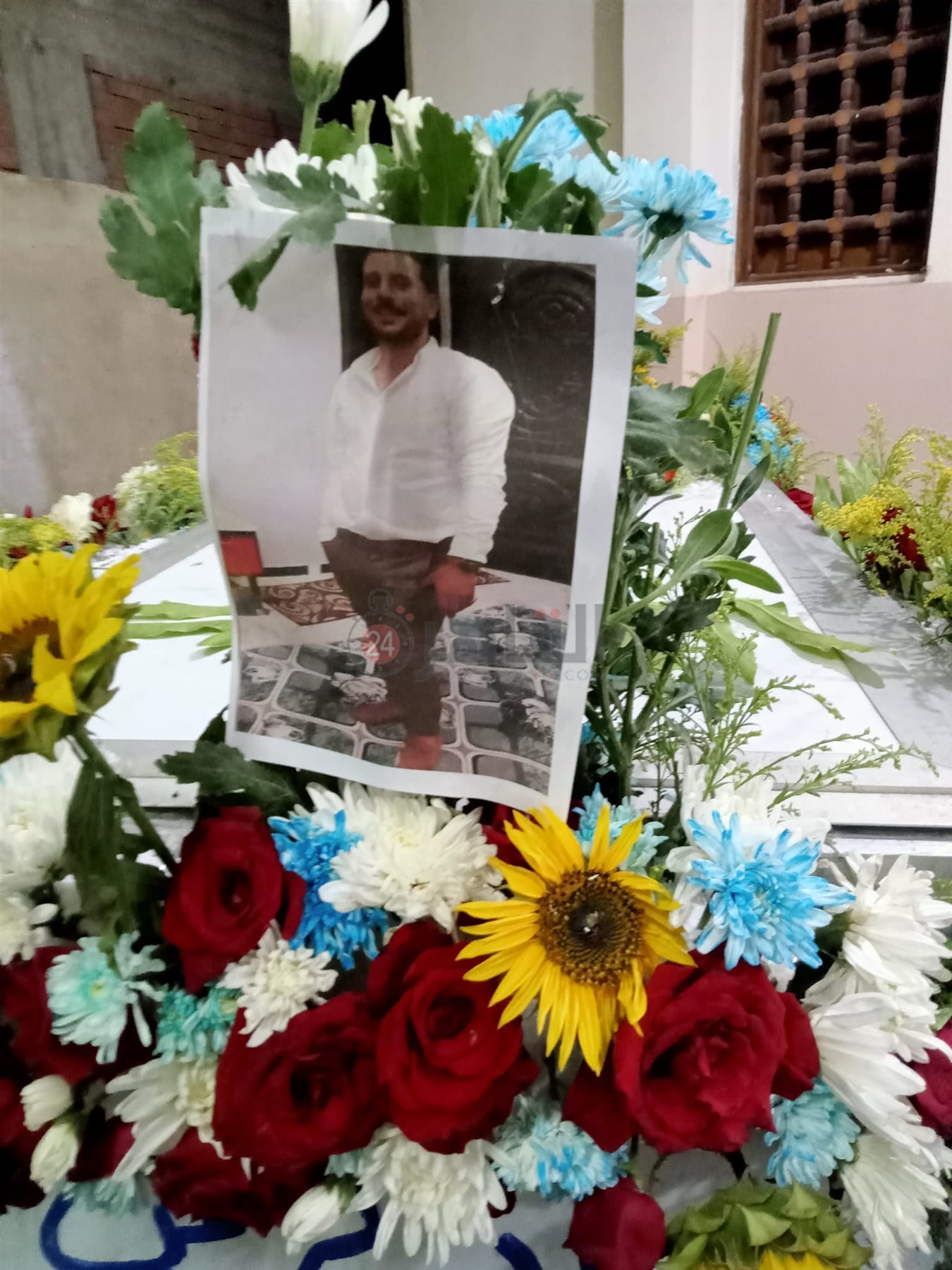 نعش أحد الضحايا 07