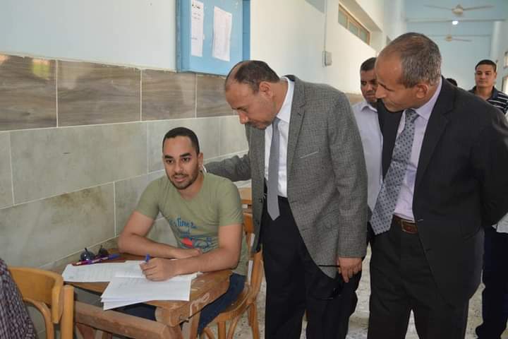 نائب رئيس جامعة الأزهر يتابع سير الامتحانات 