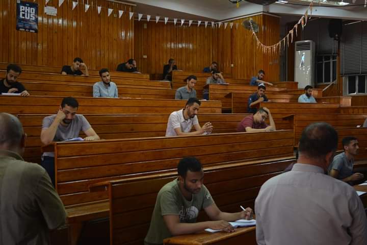 نائب رئيس جامعة الأزهر يتابع سير الامتحانات 