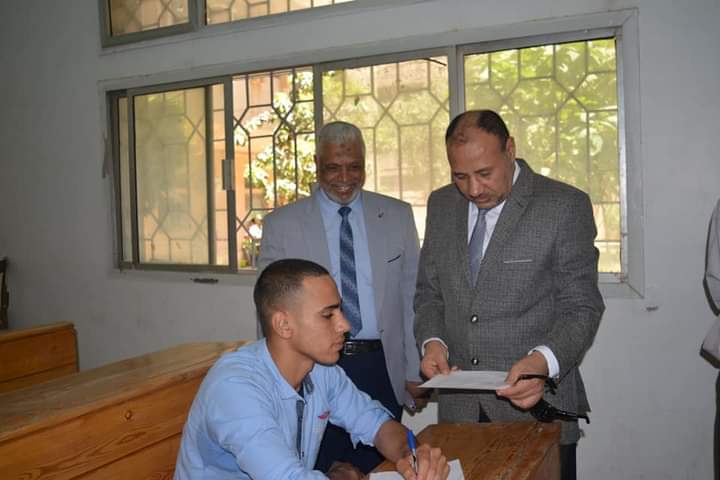 نائب رئيس جامعة الأزهر يتابع سير الامتحانات 