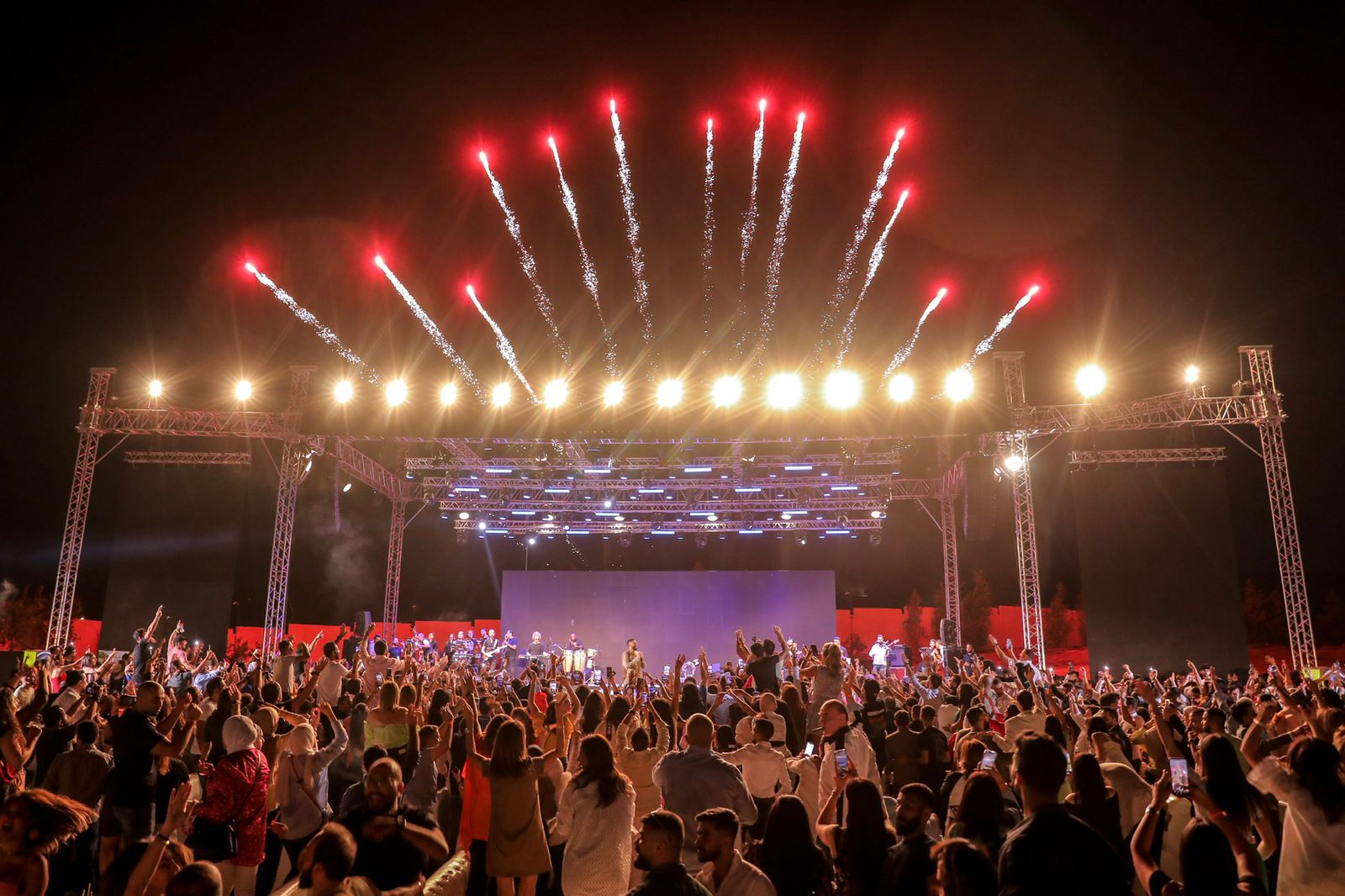 حفل حماقي في الأردن (5)