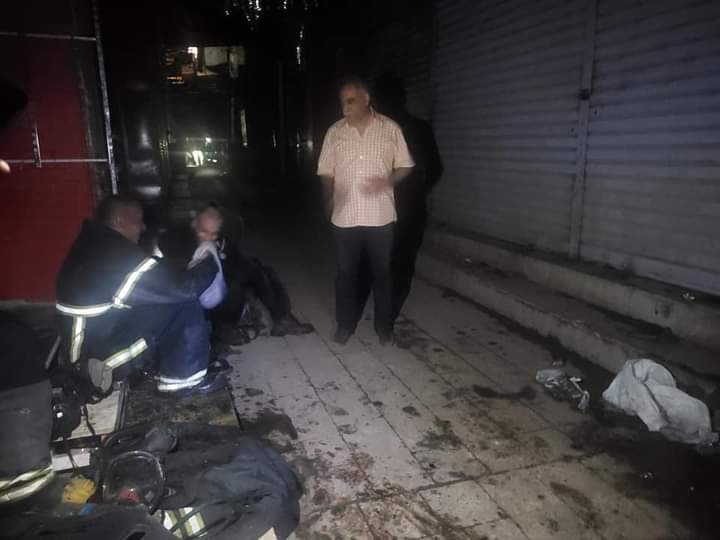 اندلاع حريق هائل في محل أقمشة بأسيوط