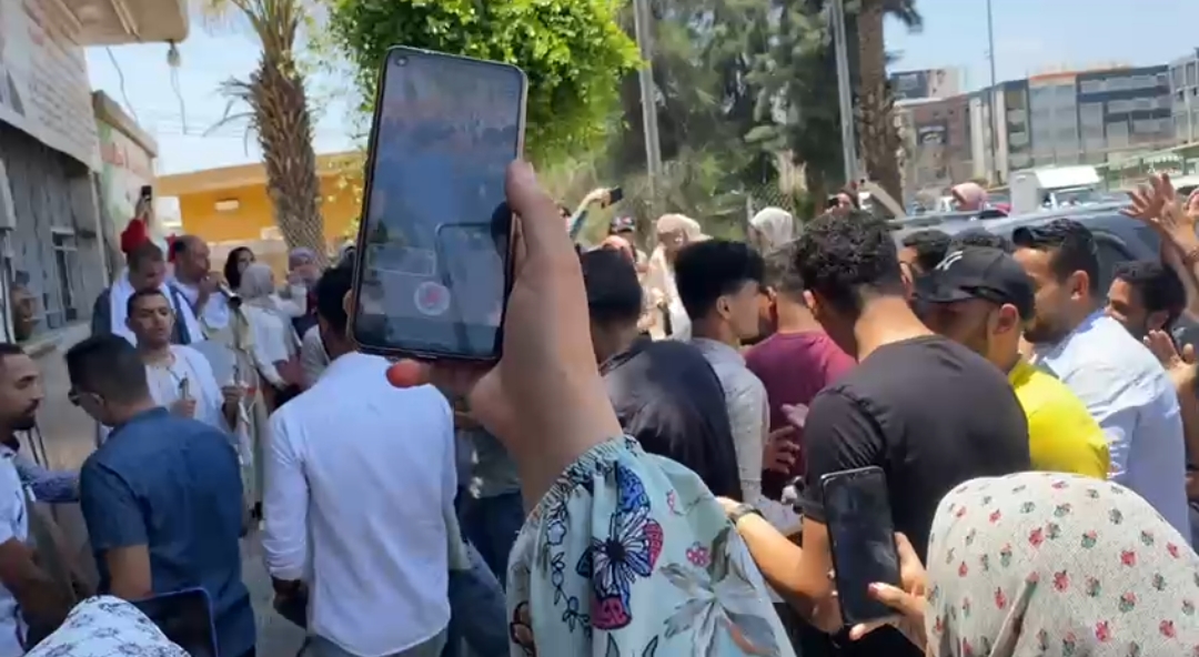 احتفال طلاب وطالبات الفرقة الرابعة بكلية الزراعة بنهاية امتحاناتهم 04