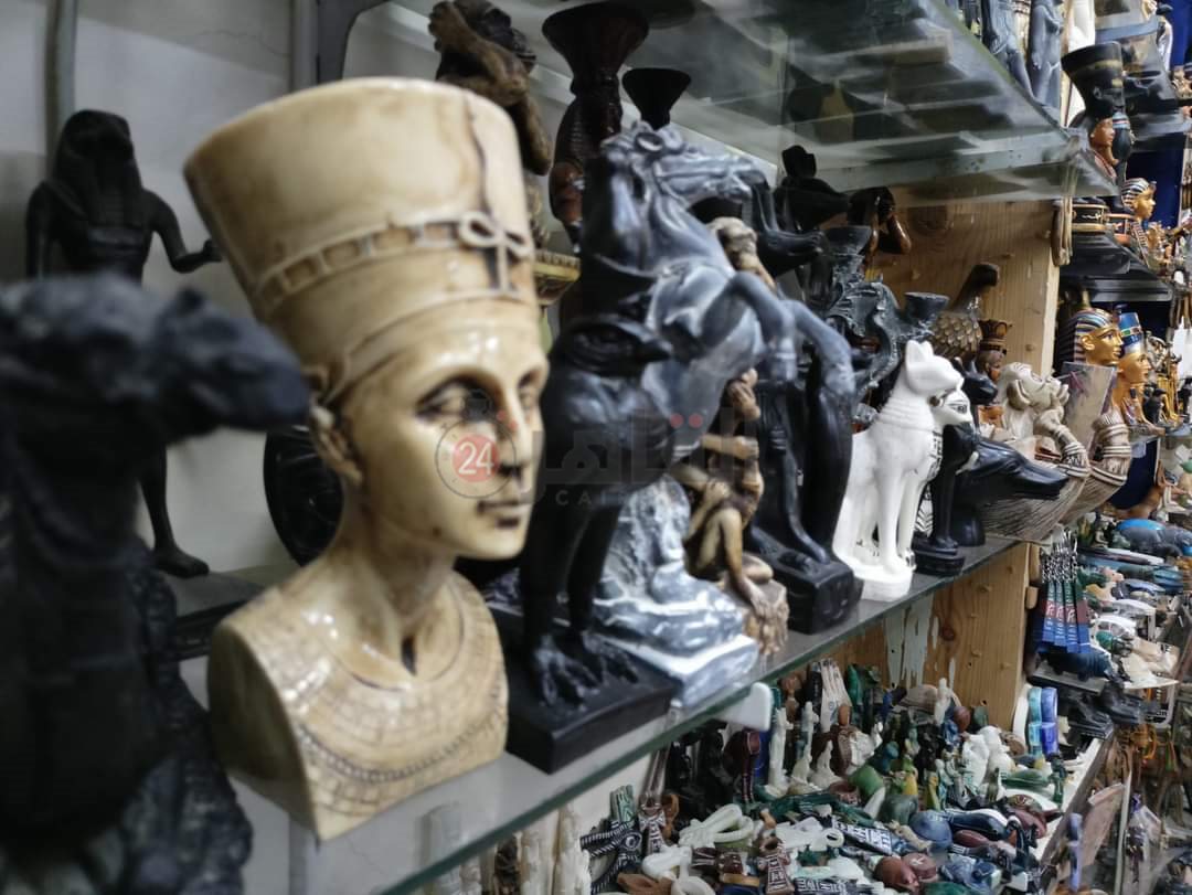 القطع الفرعونية المُقلدة 