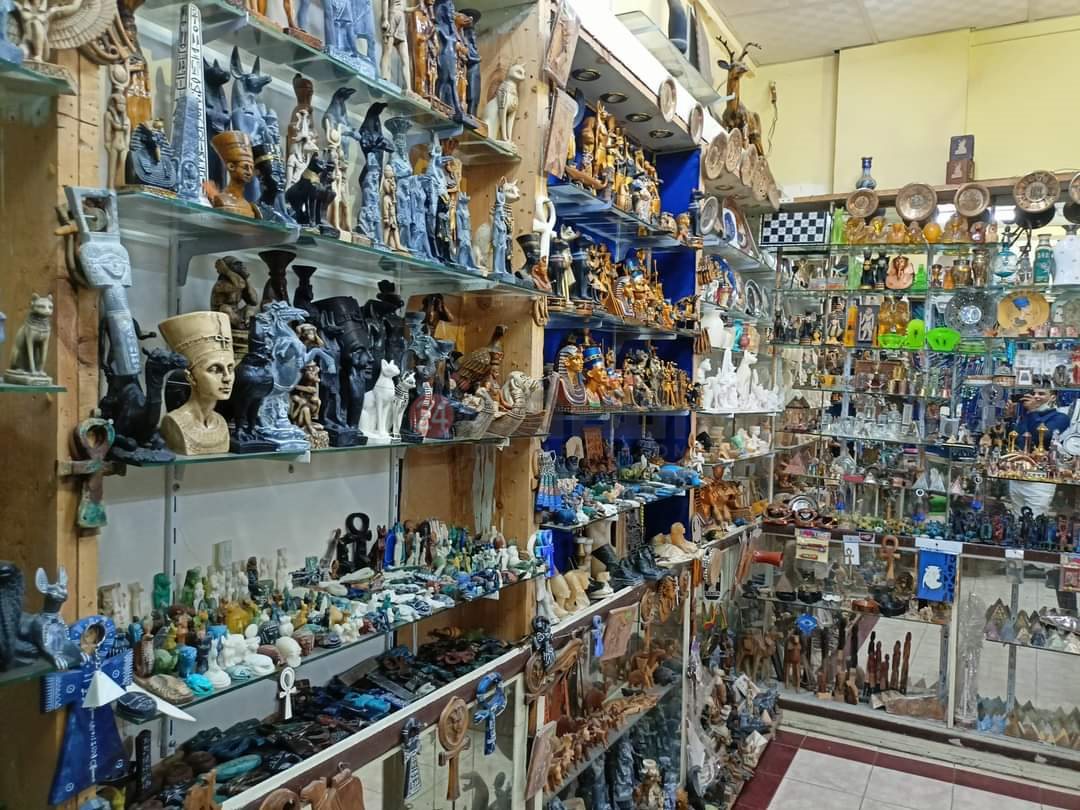 القطع الفرعونية المُقلدة 