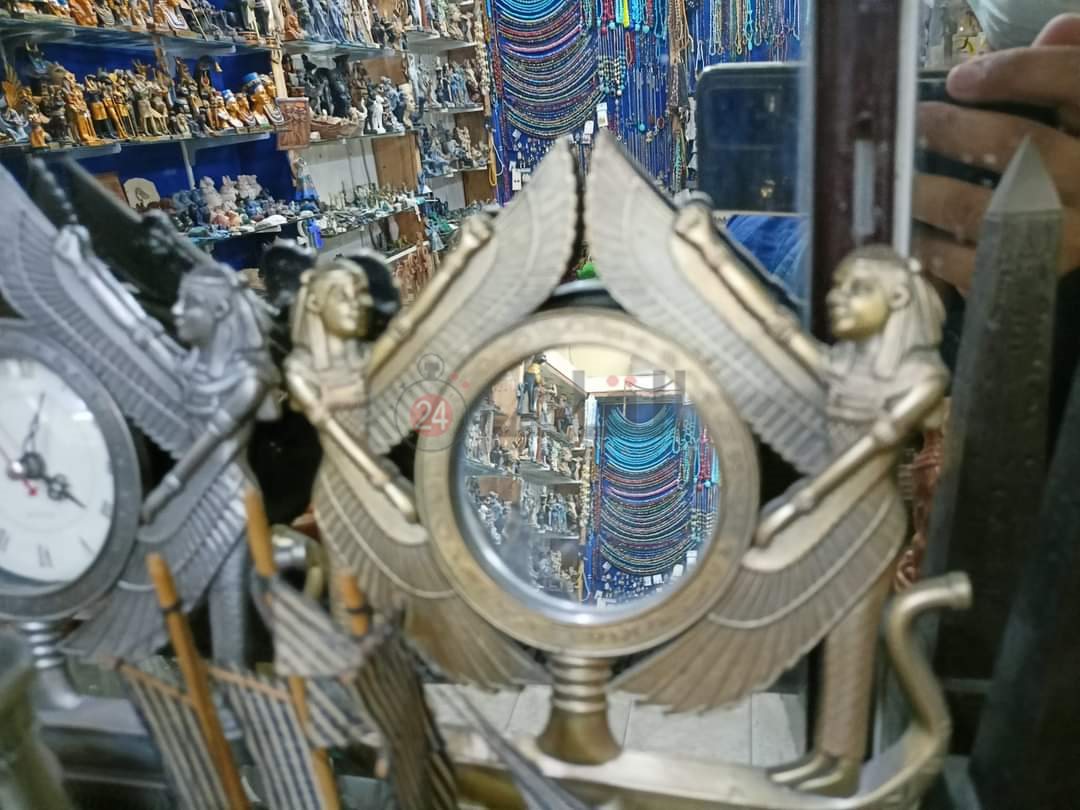 القطع الفرعونية المُقلدة 