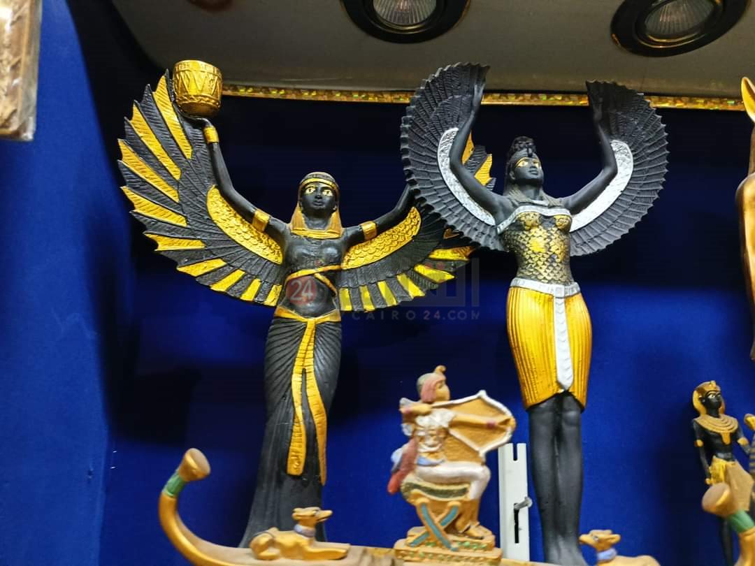 القطع الفرعونية المُقلدة 