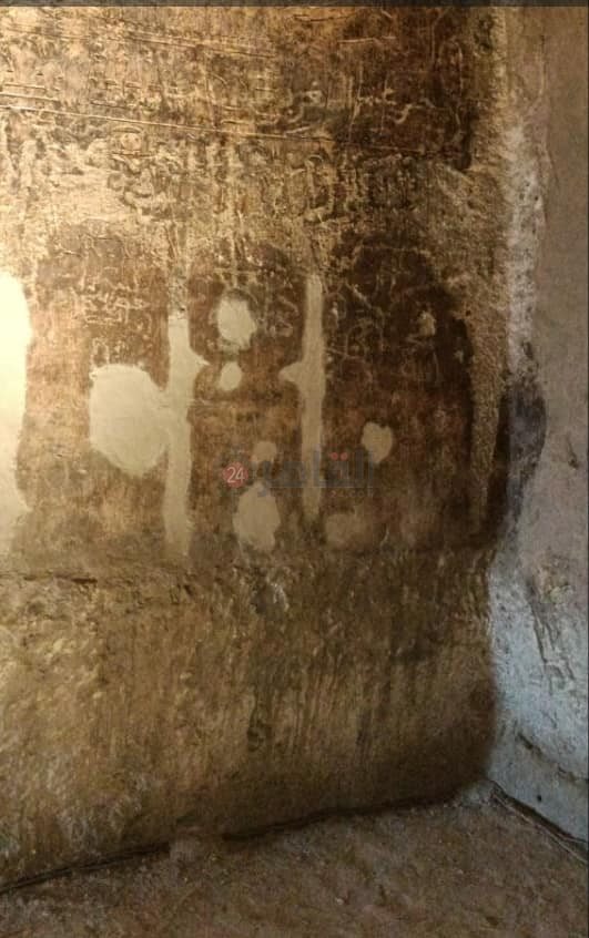 الانتهاء من اناره منطقه مقابر الجبل الغربي بأسيوط (8)