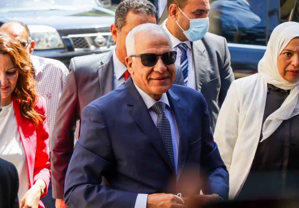 محافظ الجيزة يتفقد امتحانات الثانوية العامة (2)