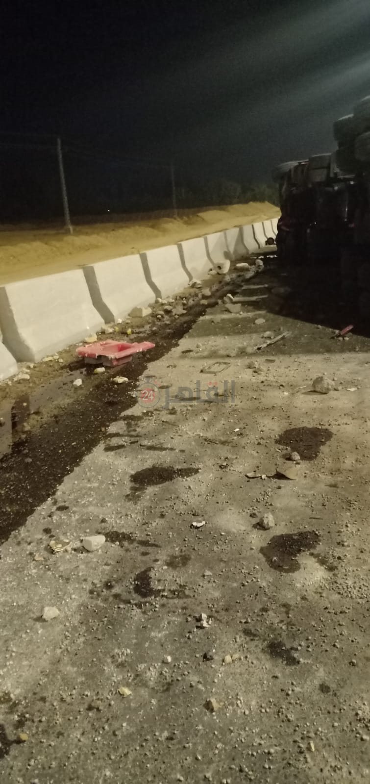 حادث انقلاب سيارة أنابيب 