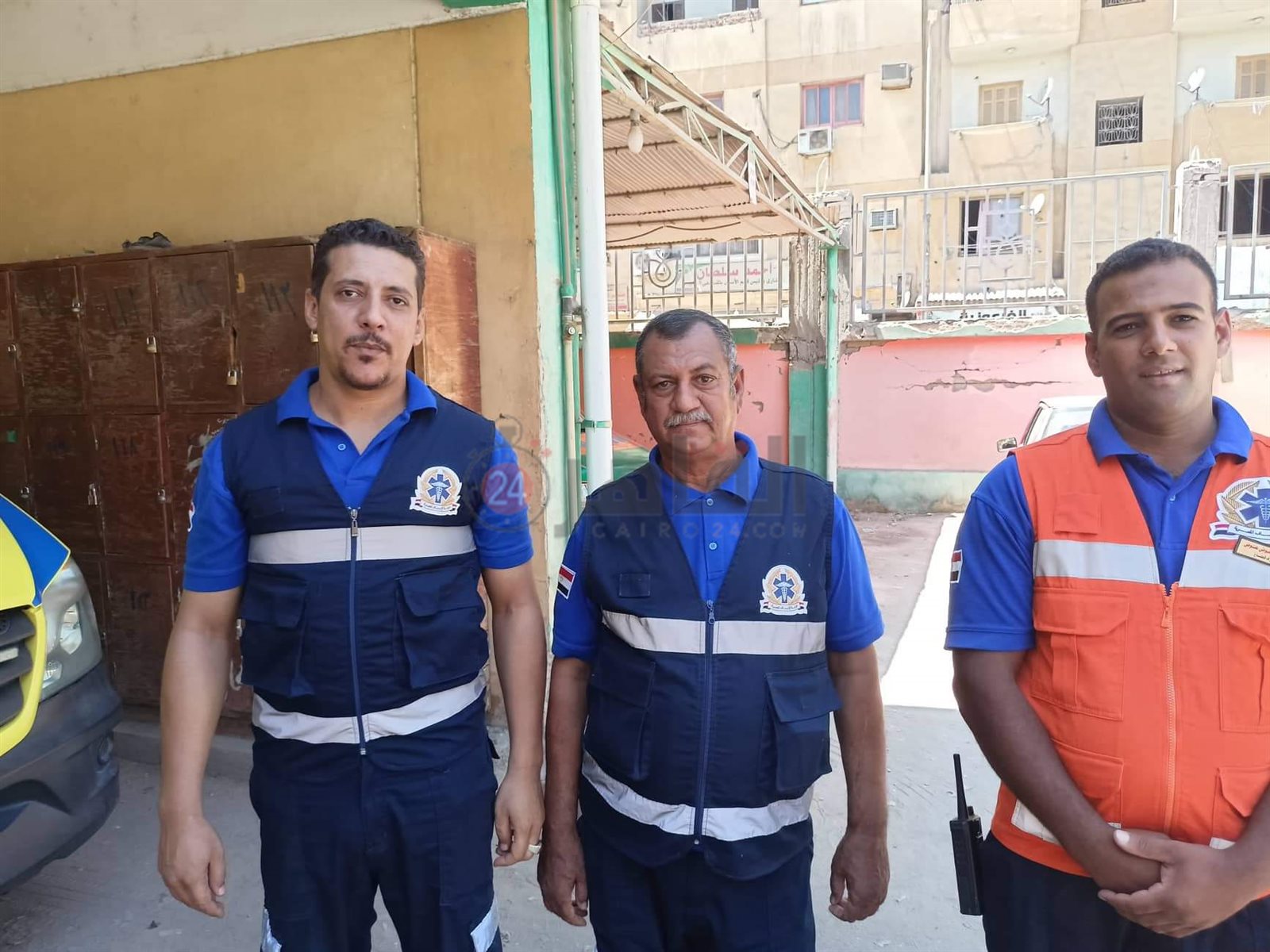 رجلا الإسعاف بالأقصر مع المشرف بأرمنت 