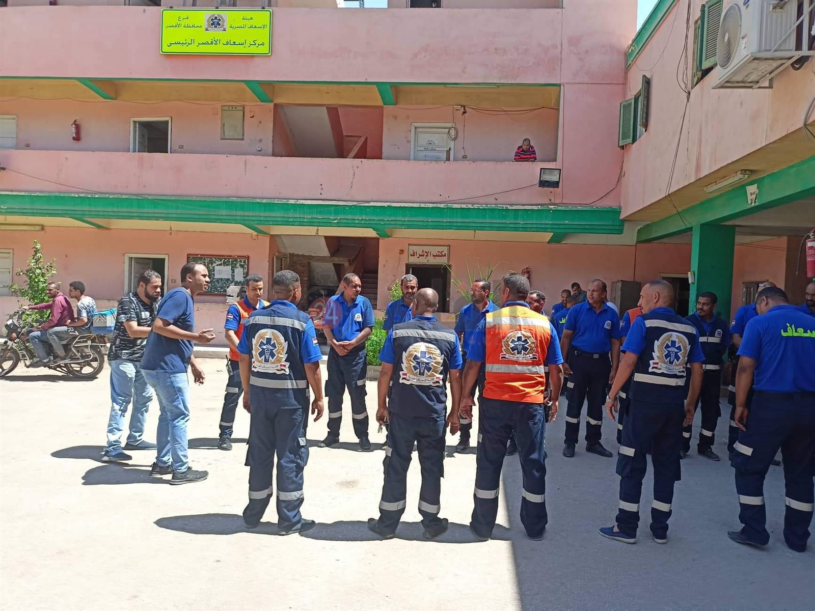 الممر الشرفي لرجلا إسعاف الأقصر 