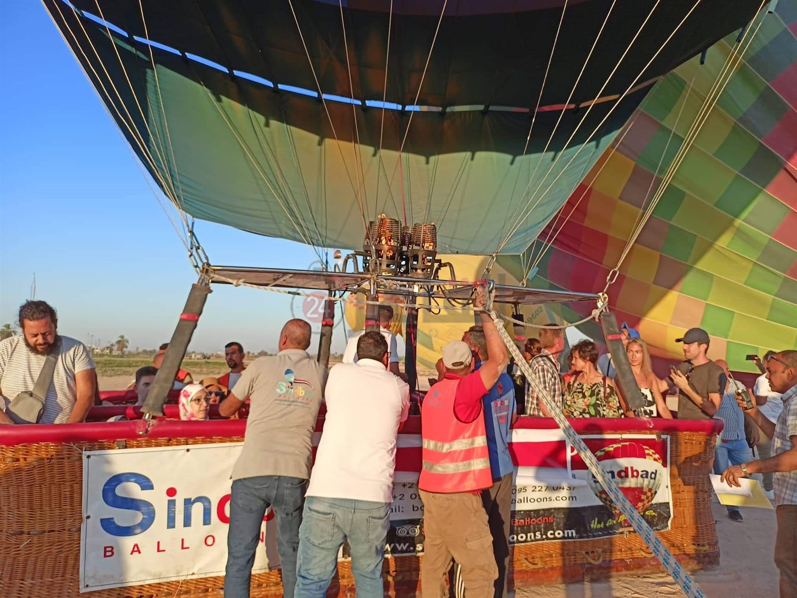 البالون الطائر بالأقصر 