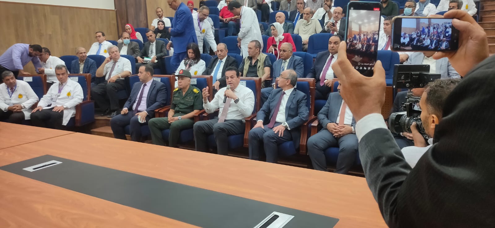 وزير التعليم العالي يتفقد مستشفى العاشر من رمضان الجامعي 03